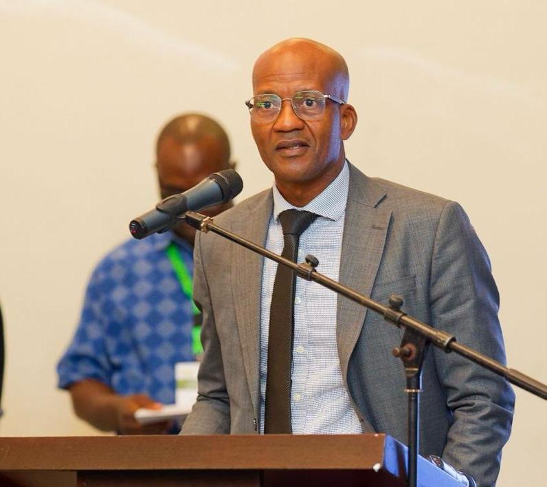 Biographie du Ministre des Eaux et Forêts Chargé du Conflit Homme-Faune, Monsieur Maurice Ntossui Allogo 